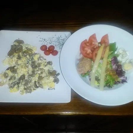 Hostal Meson Plaza ゲストハウス